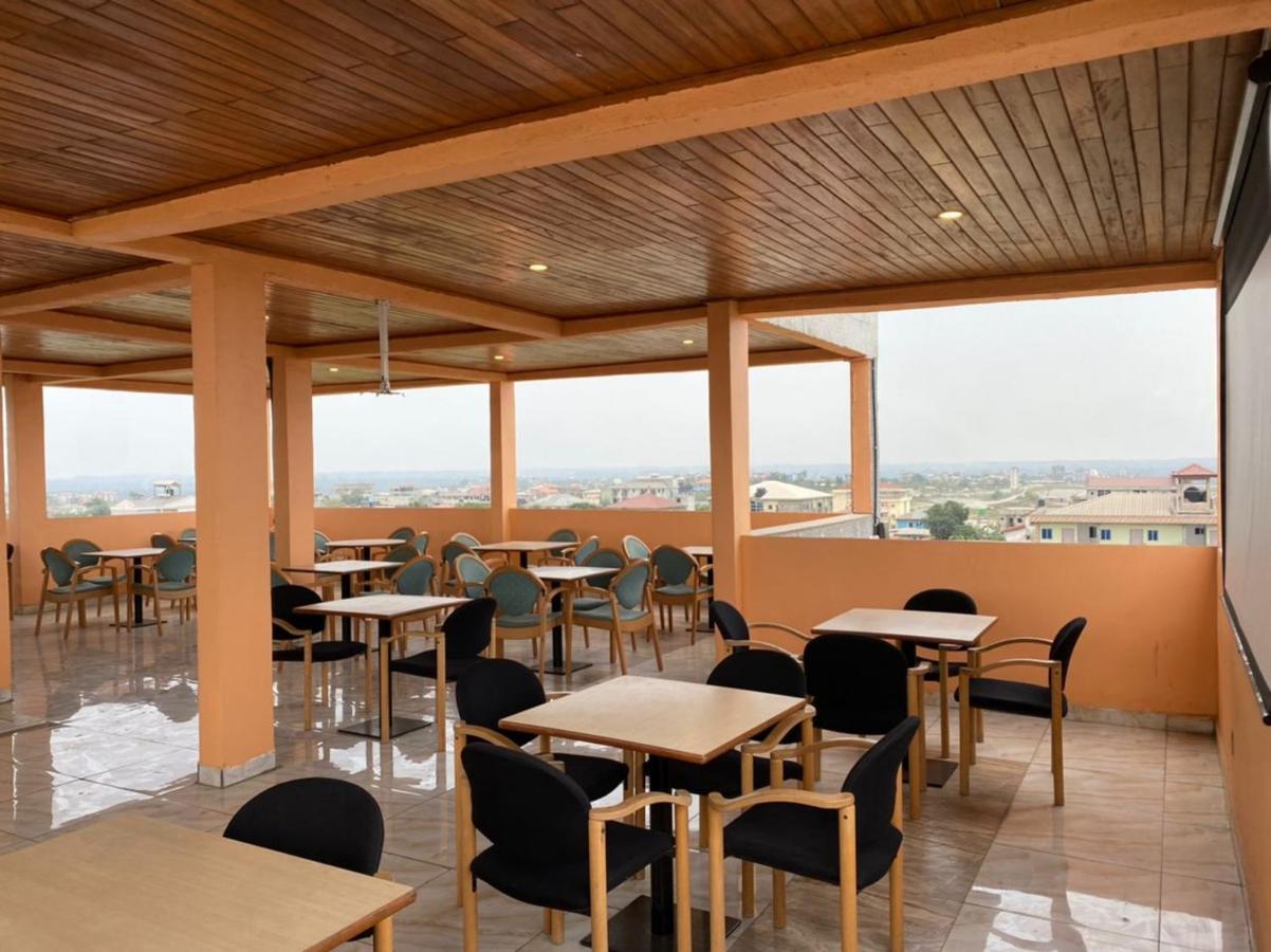 Happy Residences Japoma Stadium ドゥアラ エクステリア 写真