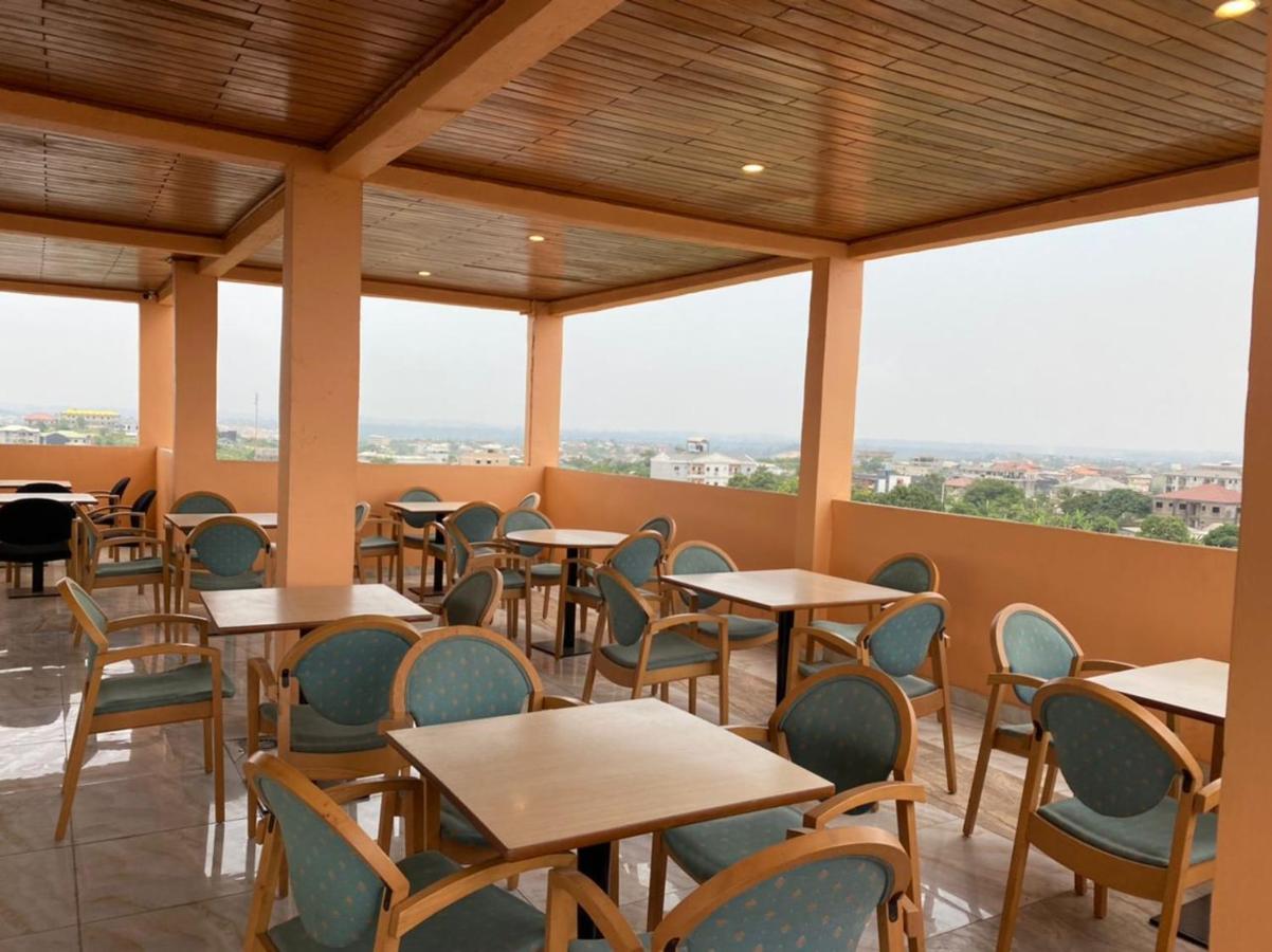 Happy Residences Japoma Stadium ドゥアラ エクステリア 写真